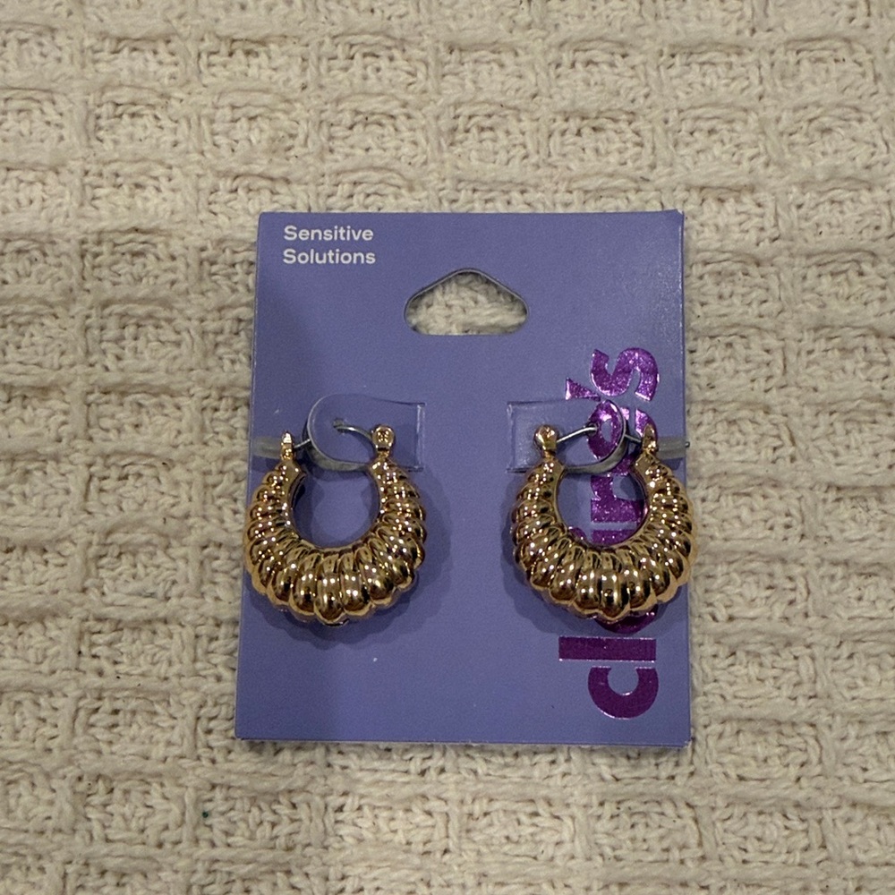Gold Ribbed Hoop Earrings by